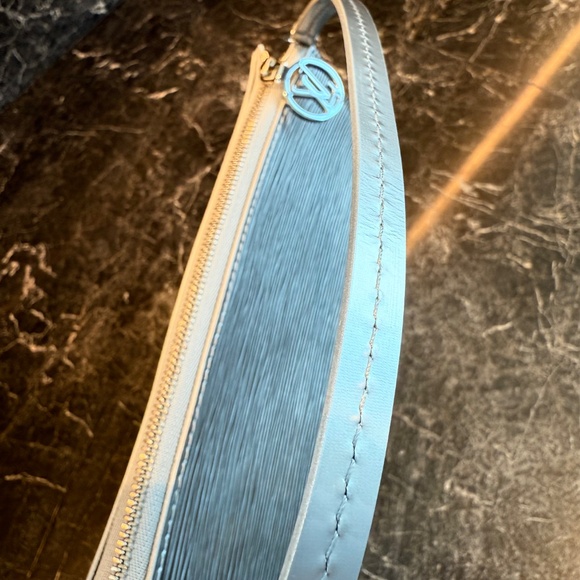 Louis Vuitton Silver Epi Pochette - Picture 7 of 12